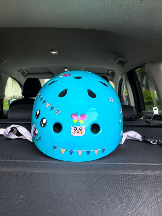 Vând casca și accesorii protecție copii