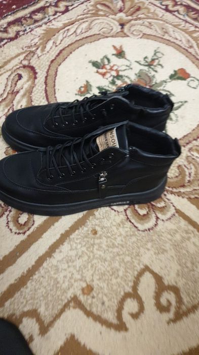 Мужская ботинка новая