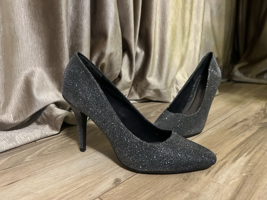 Блестящи дамски обувки на ток Marco Tozzi