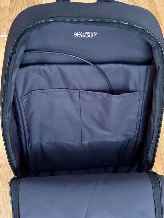 Rucsac laptop Swiss Peak AWARE modern 15.6’ negru
