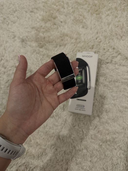 Продам фитнес браслет whoop