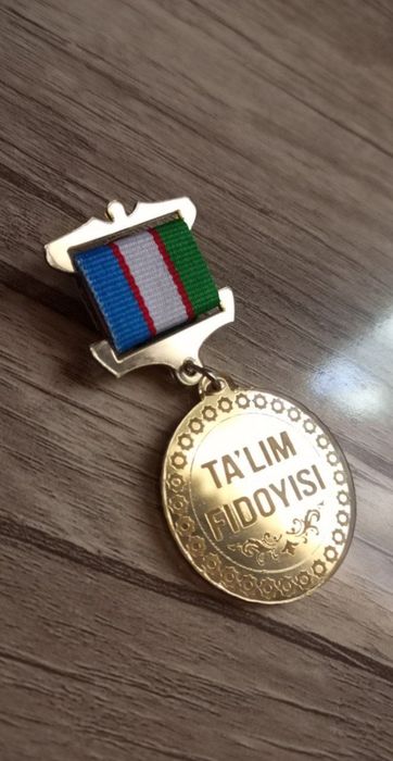 Statuetka, medal, kubok, esdalik nishoni