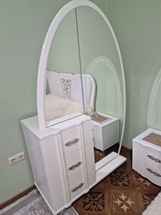 Спальная кровать