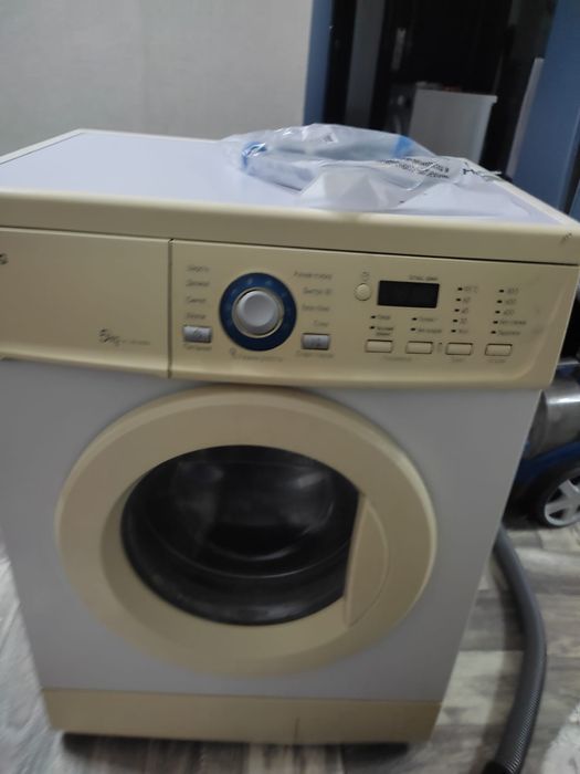 Продам стиральную машину LG