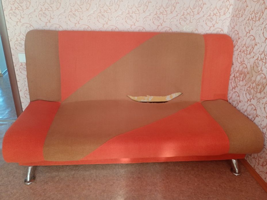 Продам диван и два кресла