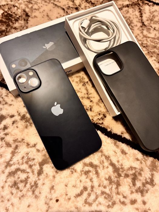 Vând iPhone 13 128 GB 5g Black