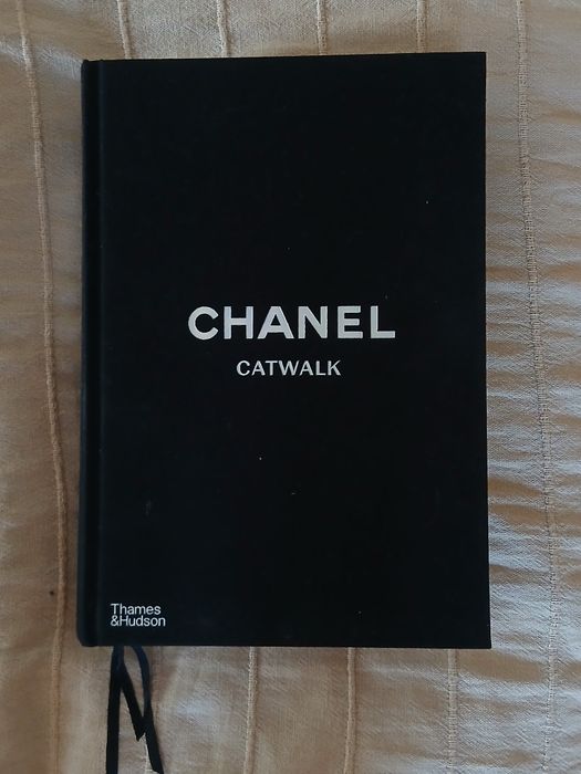 Книга Chanel Catwalk