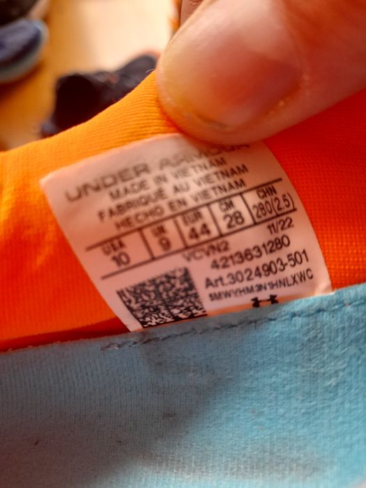 Under armour маратонки 43 номер.