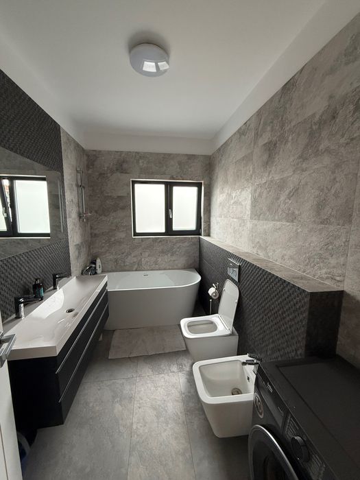 Apartament 3 camere Untold de închiriat