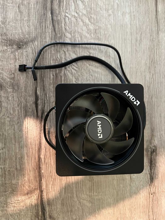 AMD Wraith Prism LED RGB Cooler Fan
