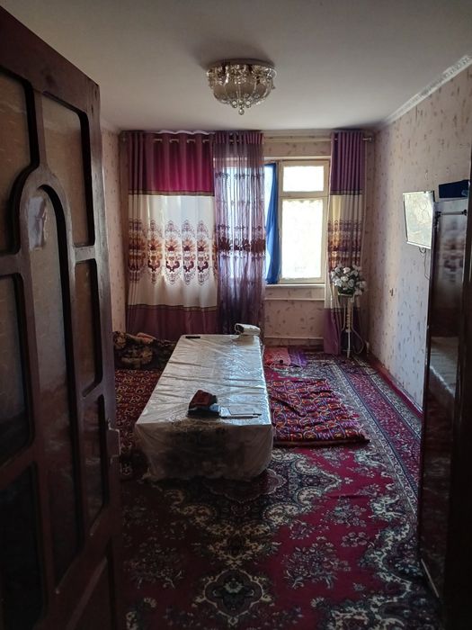 2 xonali kvartira 1 etaj srochna sotiladi