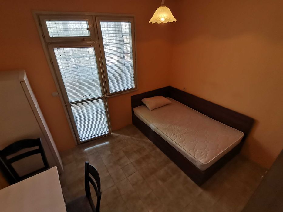 Дава се под наем Двустаен апартамент в Бургас, Възраждане - 45 кв.м за 132.6 € - Снимка #2