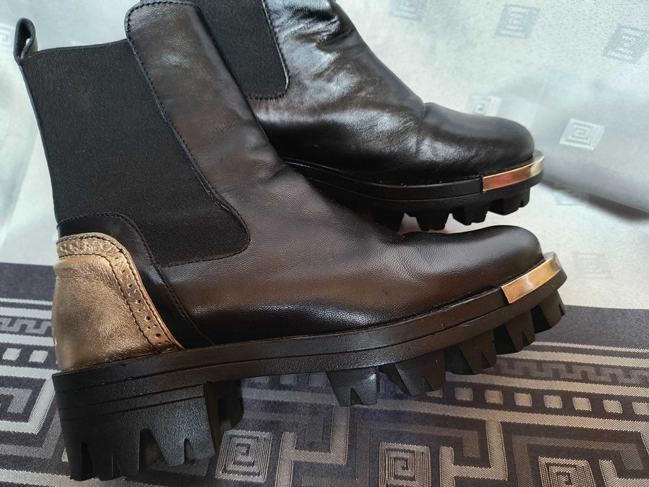 Дамски кожени боти