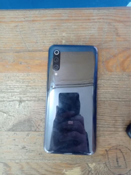 Обмен Xiaomi Mi 9 6/64гб