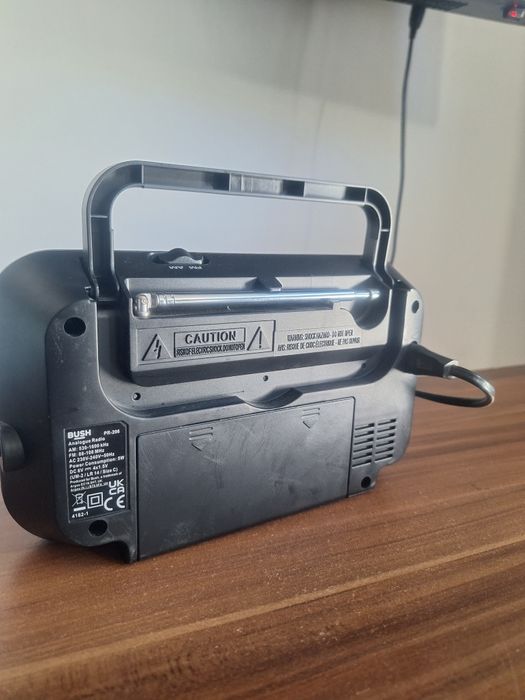 Radio BUSH impecabil