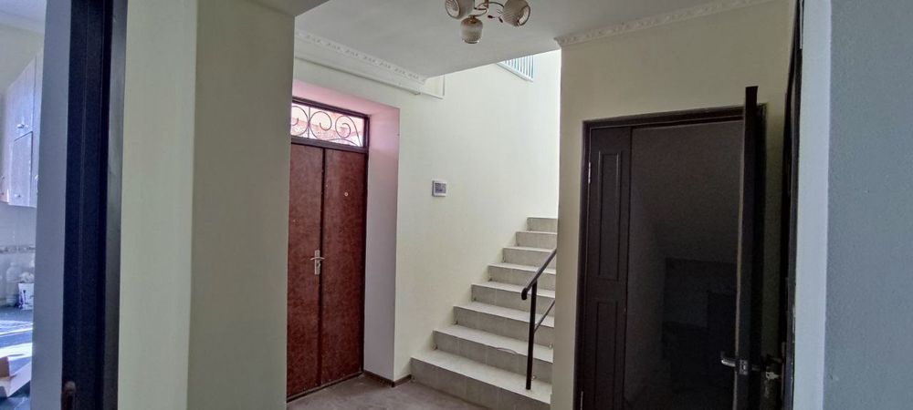 Куйчиликда 4 сотих катеж сотилади. 2017 йил курилган.