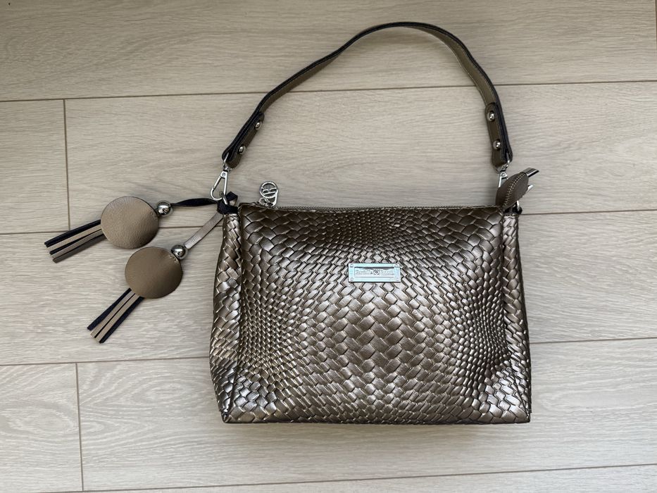 Малка чанта от естествена кожа