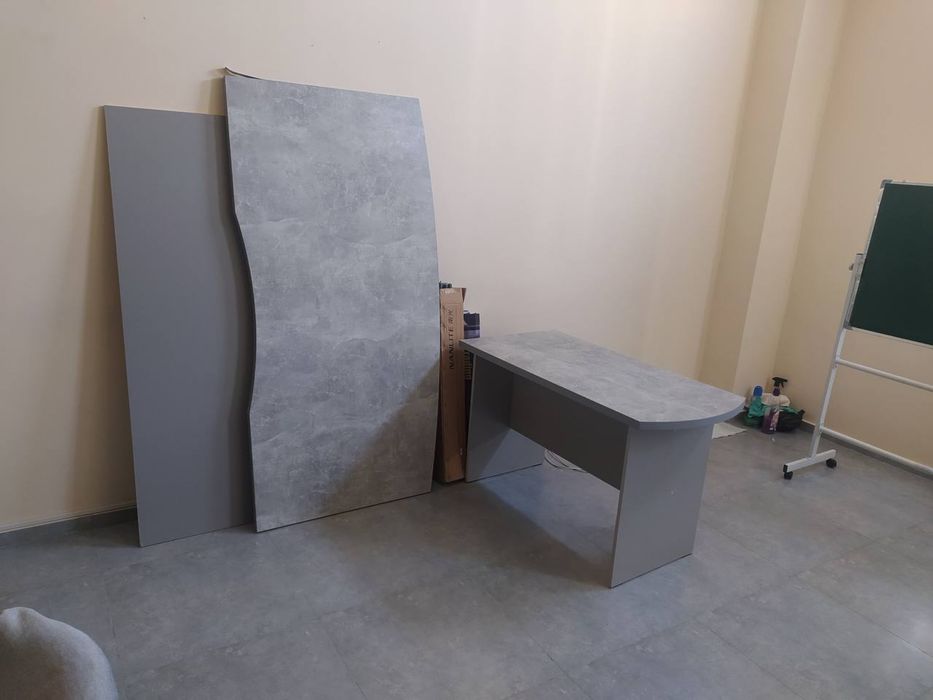 Ofis mebel srochna sotiladi