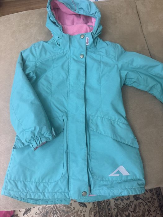 Куртка на девочку демисезон 122р.