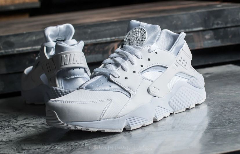 Nike huarache triple white