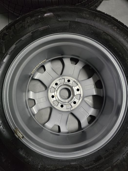 Roti Ford Ranger noi, r18