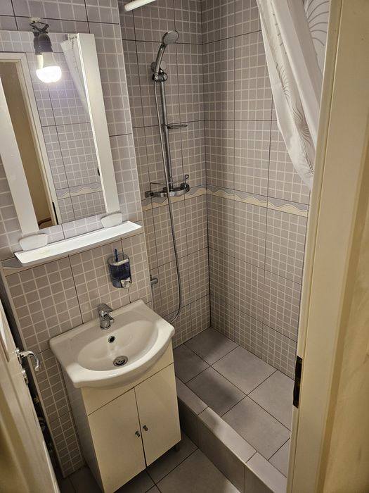 Chirie / Închiriez  apartament studio garsoniera