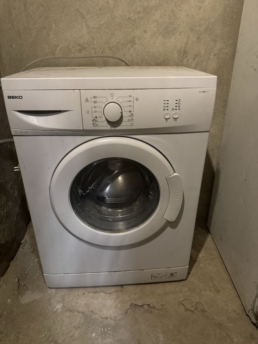 Продавам пералня BEKO 40/60 см