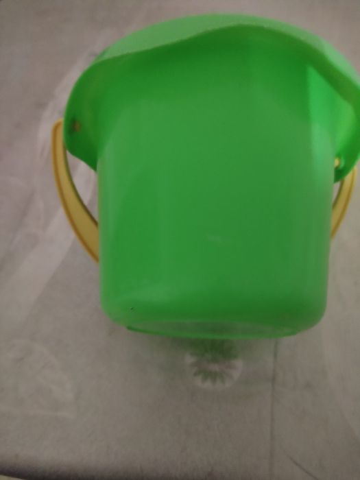 Зеленое ведёрко детское.