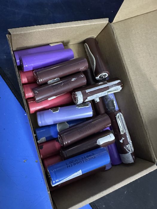 Li-Ion 3.7В аккумулятор формата 18650