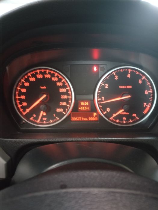 BMW E90, facelift 2011, schimb cu diverse