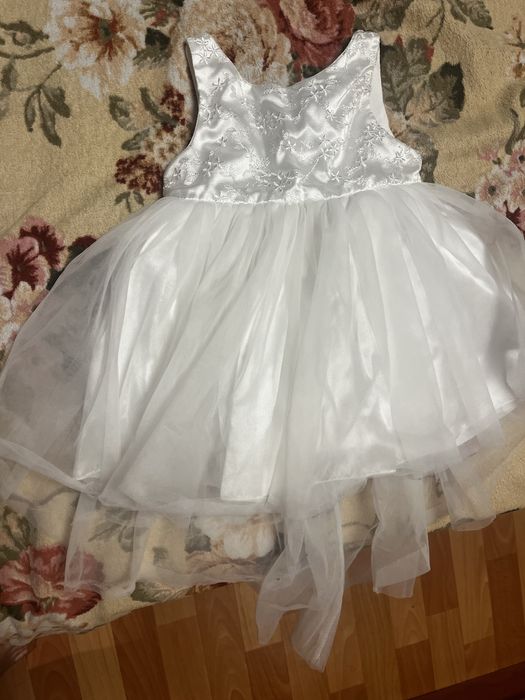 Платье белое на девочку