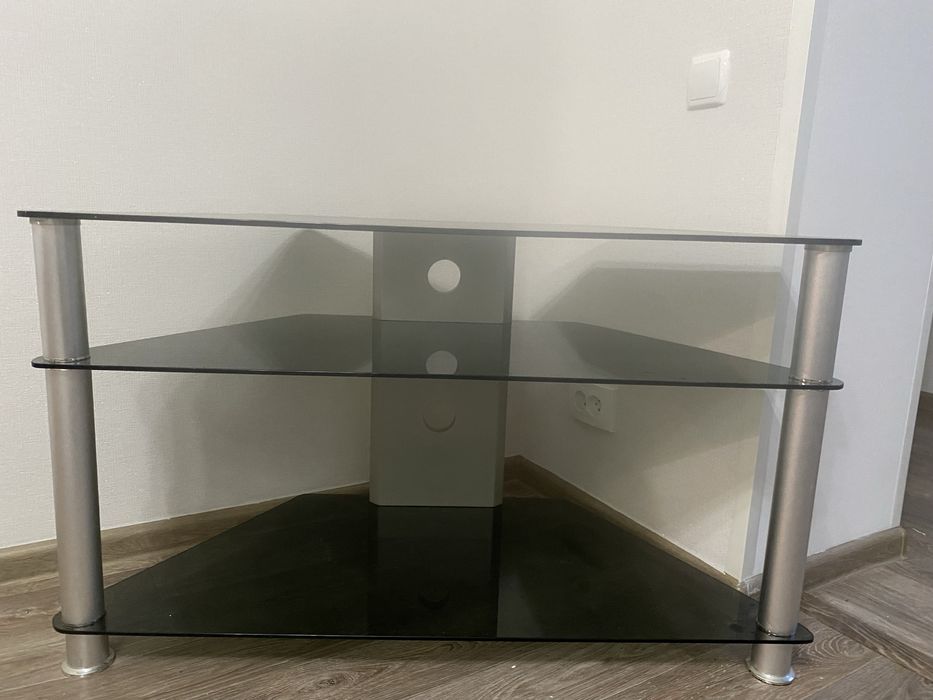 Тумба под тв в идеальном состоянии