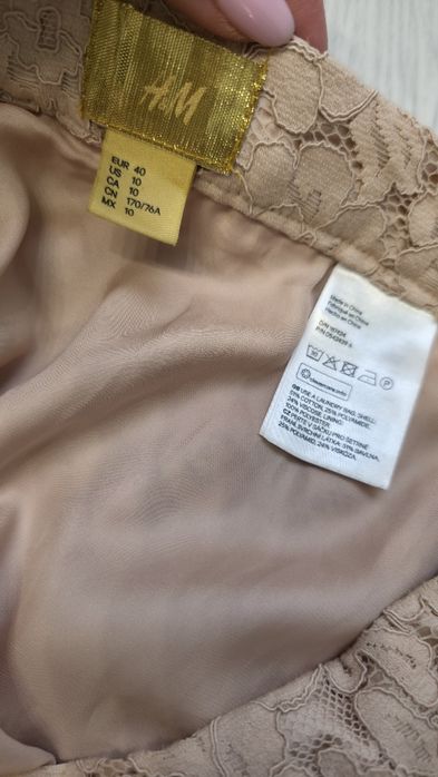 Fustă Midi H&M din Dantelă Florală Bej Pudrat, Mărime 40(potrivita si pt M)