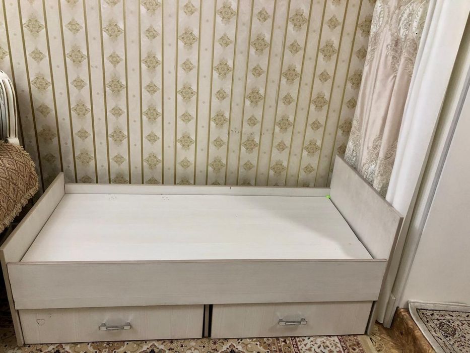 Кровать детская в хорошем состоянии!срочно продам!есть 2выдвыжных ящик