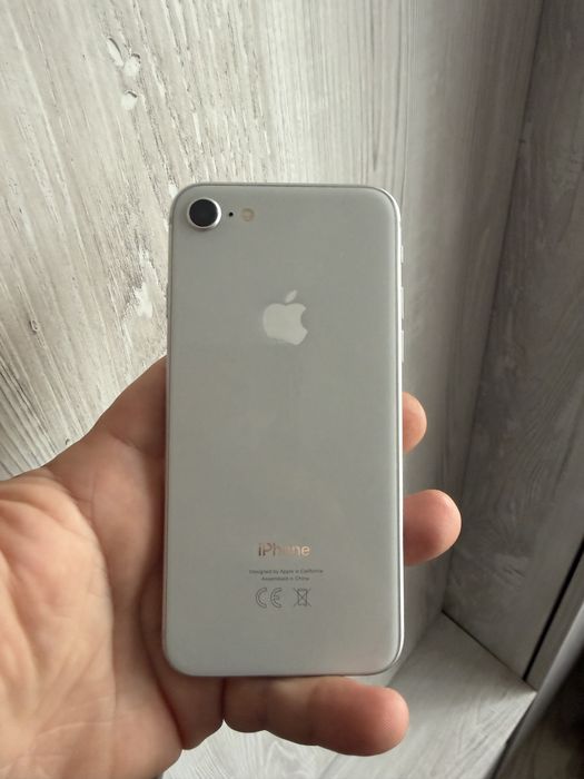 Vand iphone 8 de 64 gb