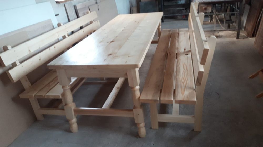 Masă, băncuțe, scaune interior si exterior din lemn