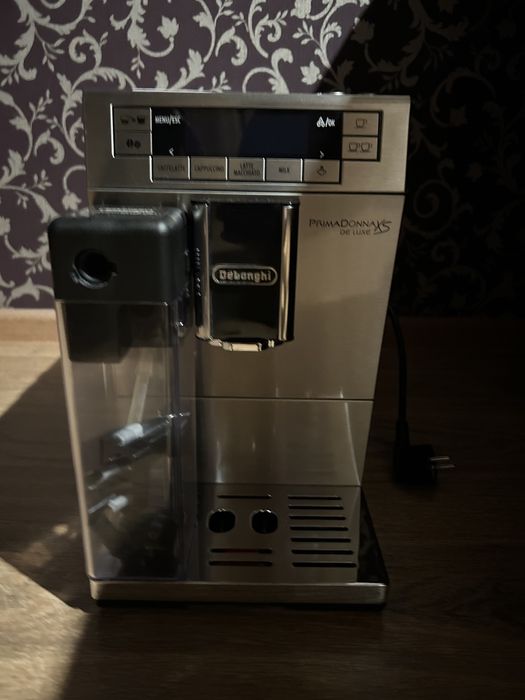 Кофемашина DeLonghi PrimaDonna