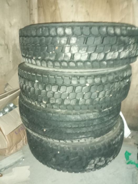 Продам грузовые шины