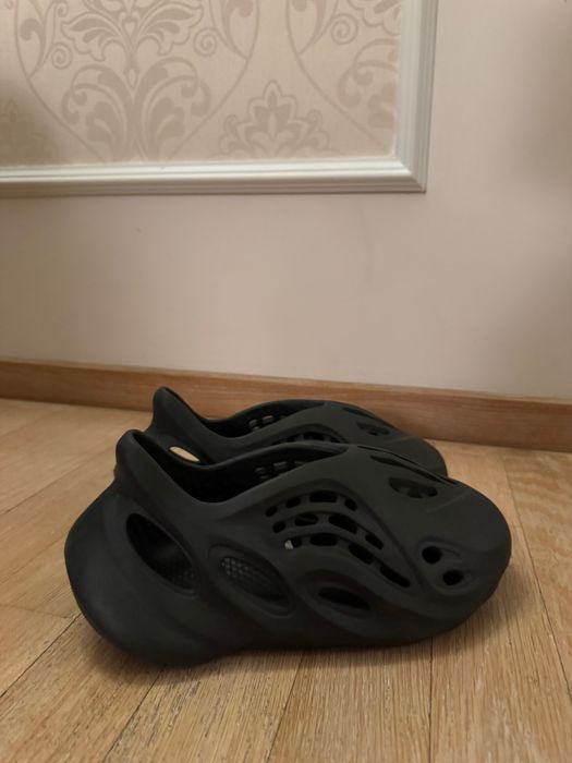 Yeezy Foam runners negri