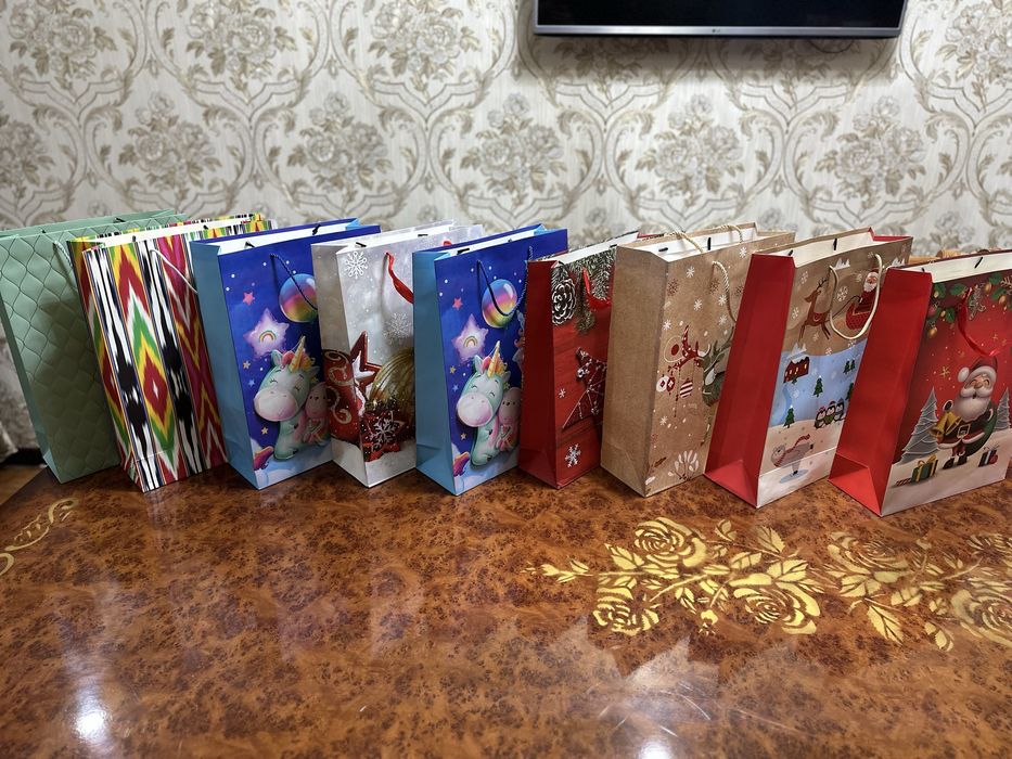 Пакеты для подарок