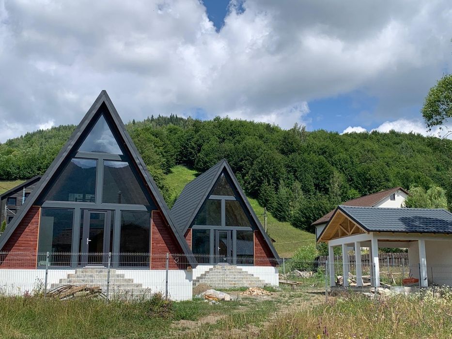 Doua cabane de închiriat