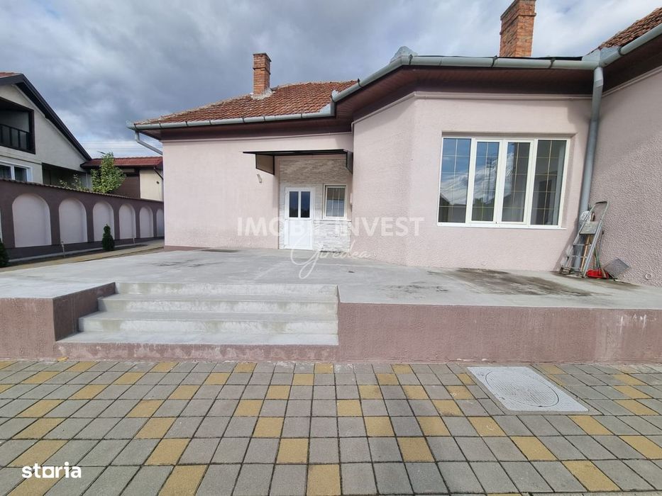 Casa individuala cu 4 camere, 995 mp teren, 35 mp terasa - zona Centru