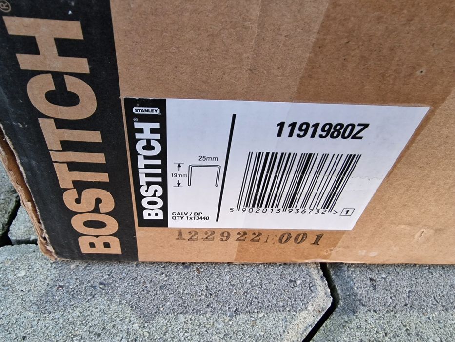 Capsator Pneumatic cu coroană lată INDUSTRIAL Bostitch BCS2 de 38 mm (