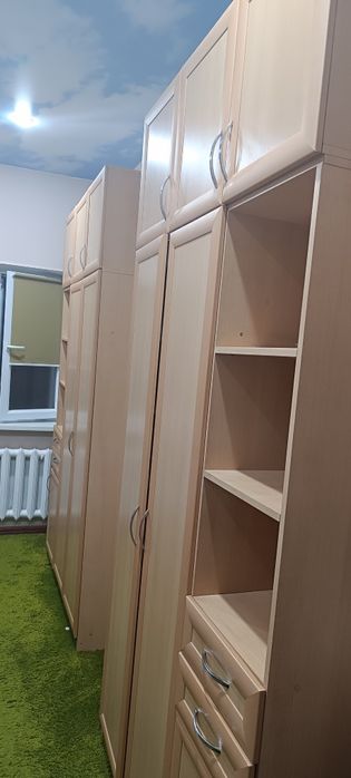Продам 2 одинаковых шкафа в комнату