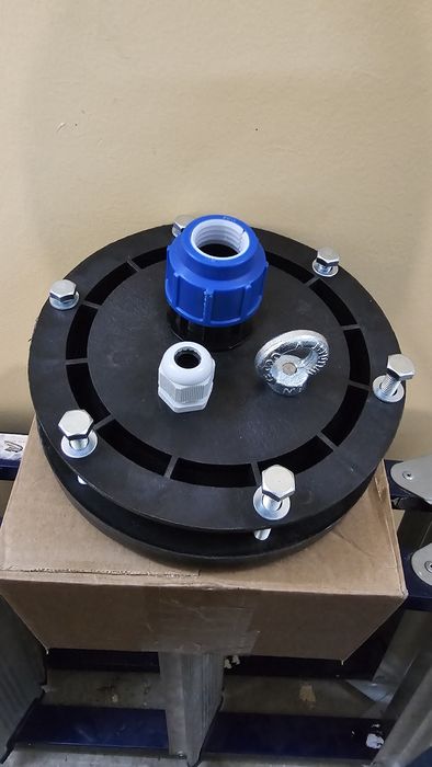 Оголовок скважинный