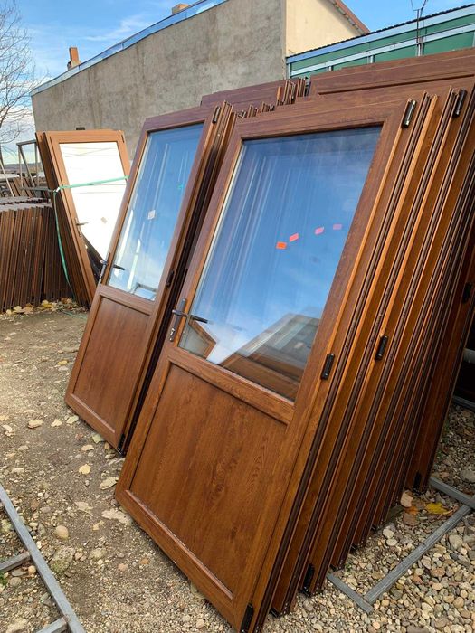 Usi stejar auriu noi de 1150 lei