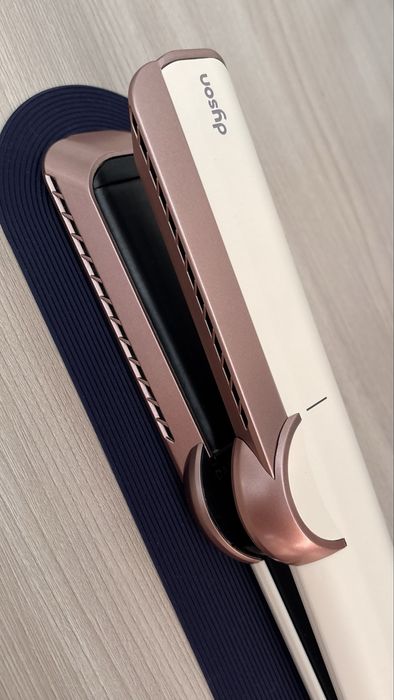 Продам Дайсон Dyson Airstrat