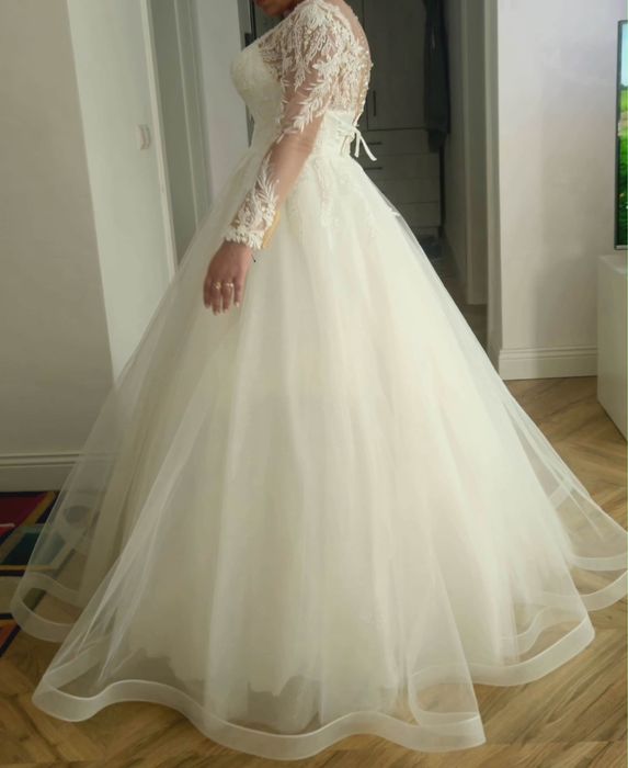 Vand rochie mireasa noua