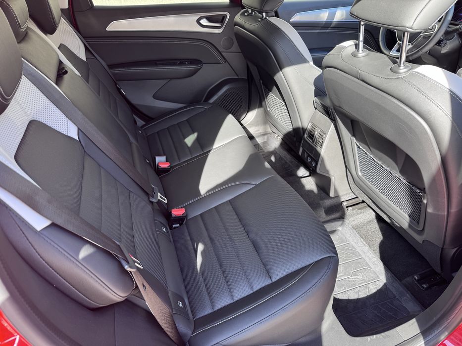 E-TECH, distronic,LED, piele, scaune electrice, intretinere Renault