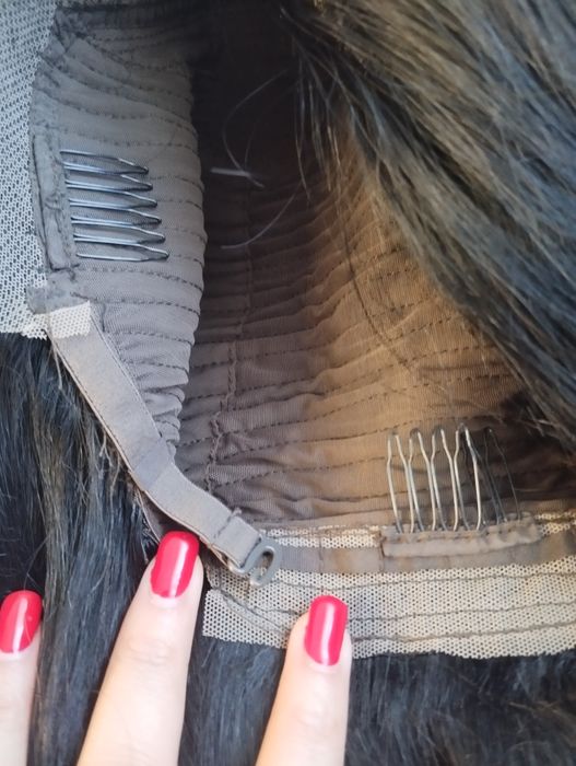 Дамска естествена перука